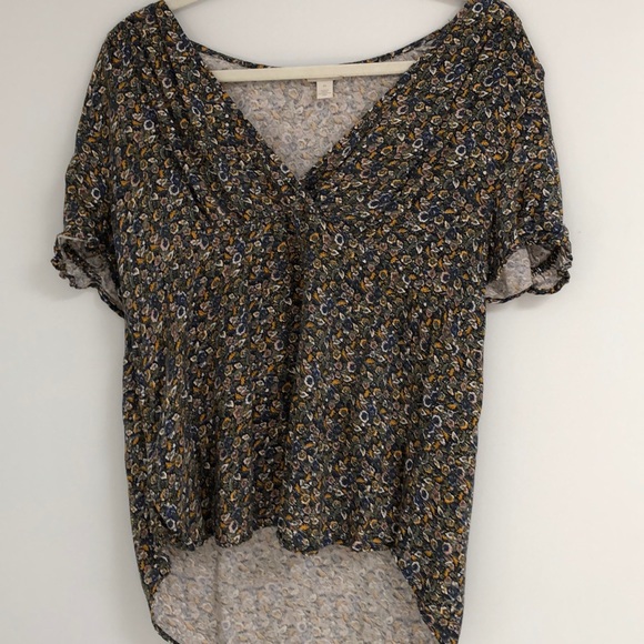 Women’s Pattern Blouse - Picture 3 of 7